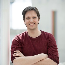 Broek, Theo van den